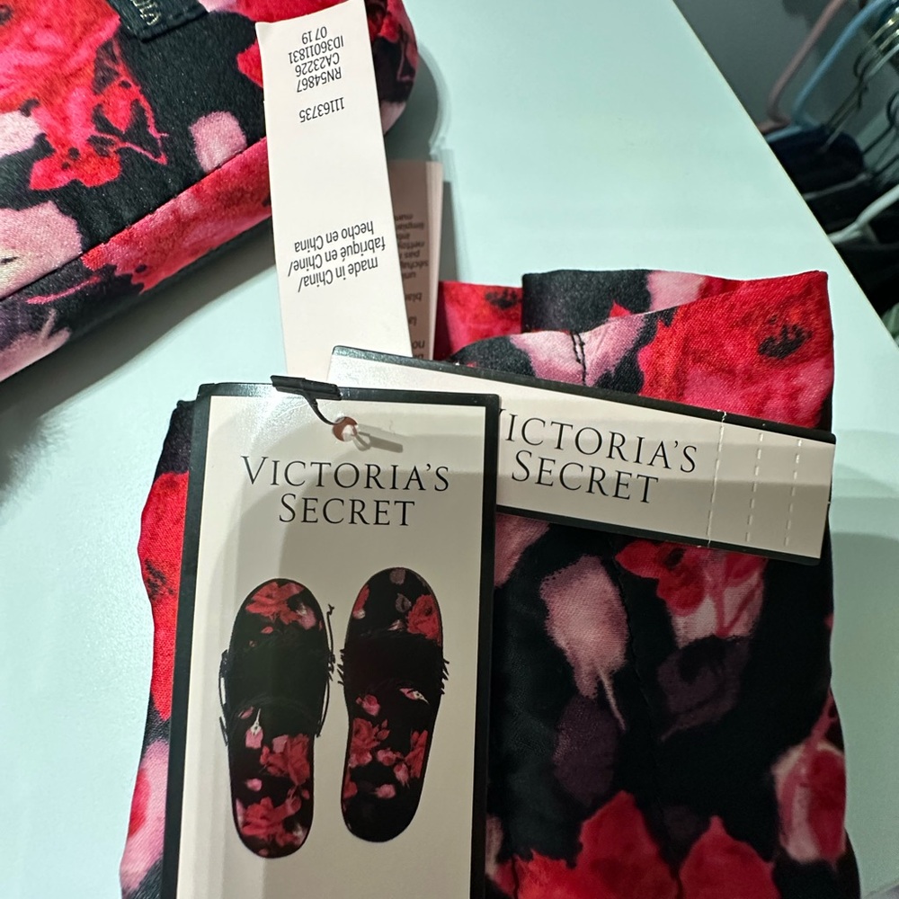 Victoria's Secret Black and Pink Floral Set - Picture 4 of 7